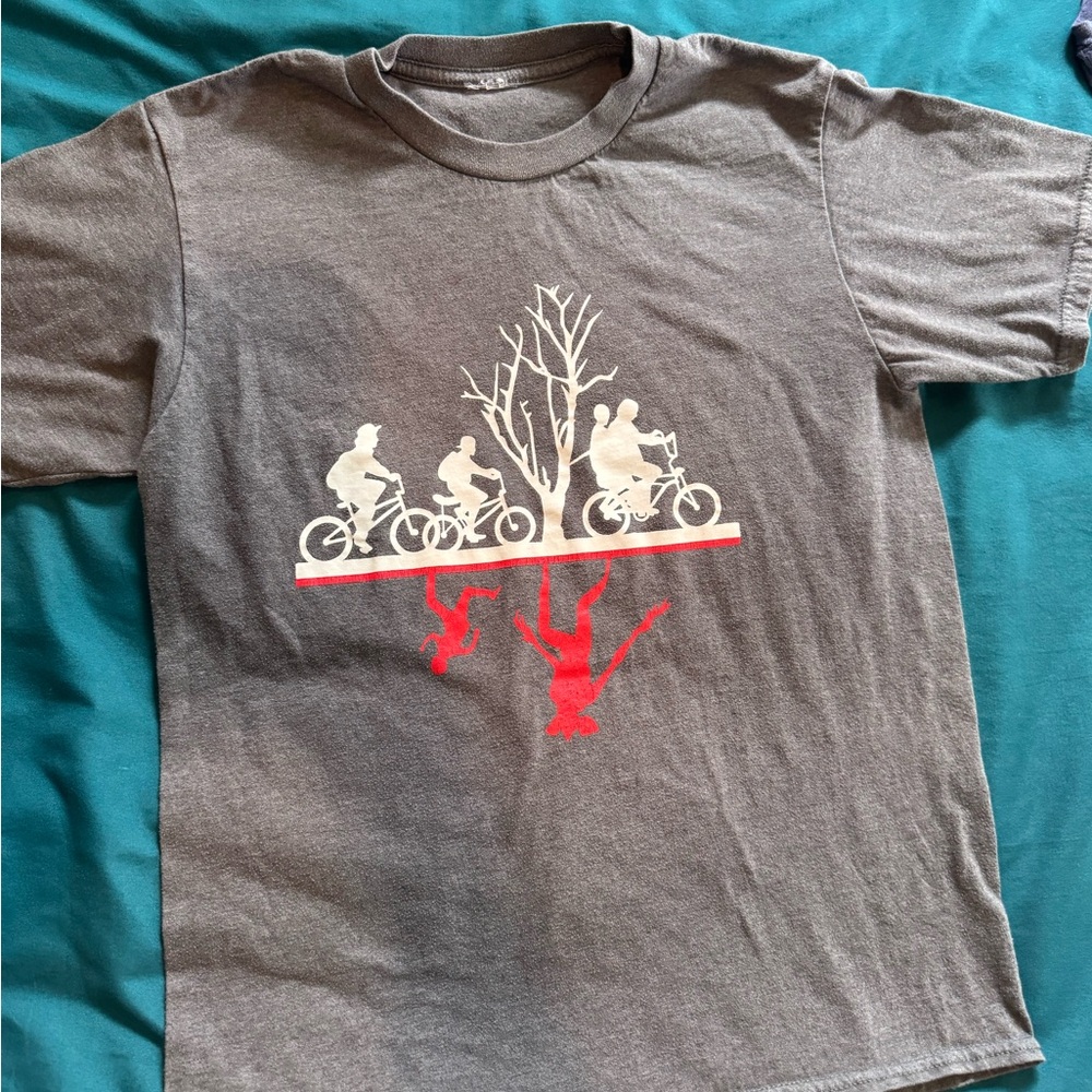 Stranger things t-shirt - Picture 2 of 2